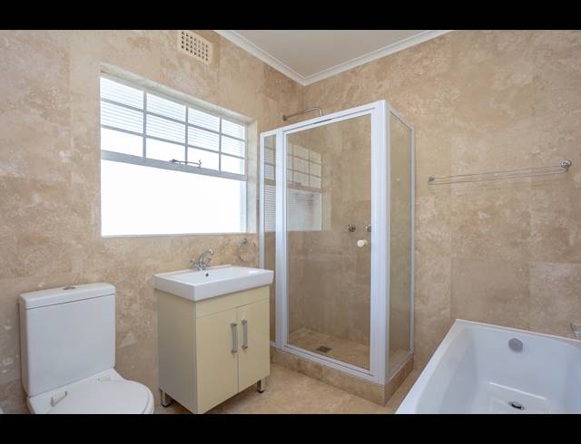 2 BEDROOM APARTMENT TO LET IN NEWLANDS